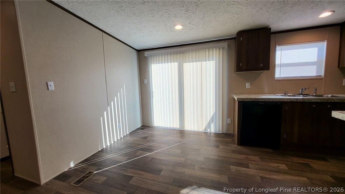 4158 Meadow Rd - Photo 4 of 14