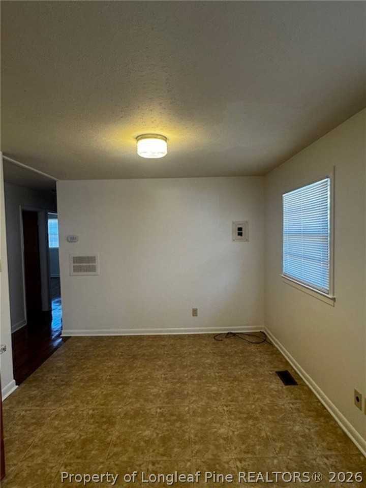 1305 E 13th St - Photo 3 of 13