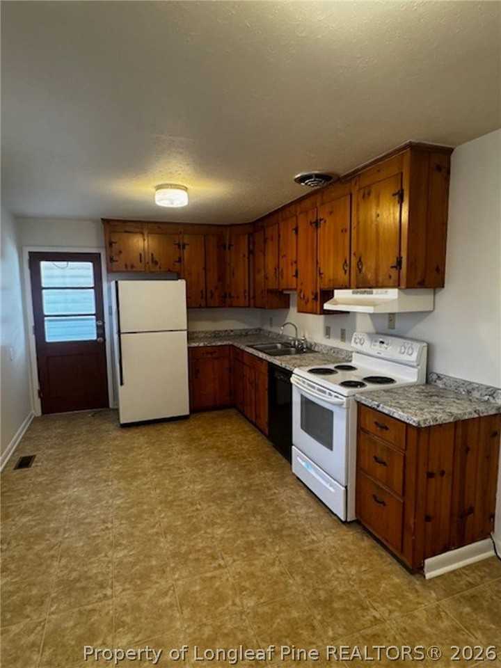 1305 E 13th St - Photo 4 of 13