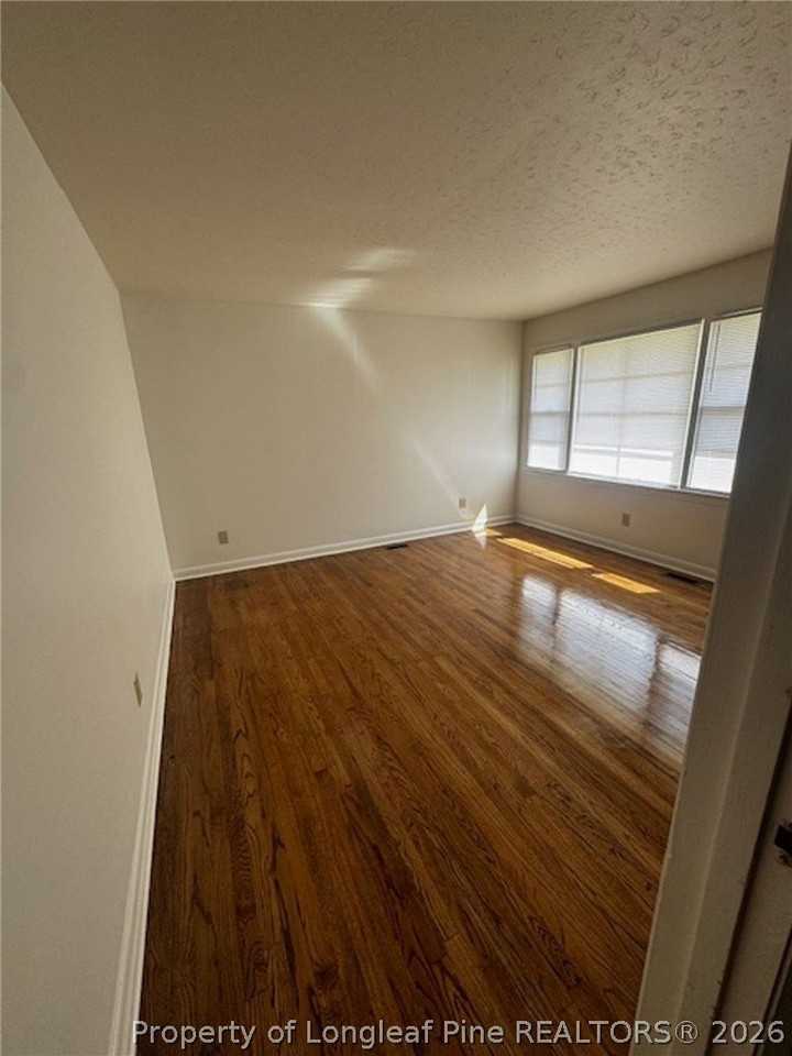 1305 E 13th St - Photo 6 of 13