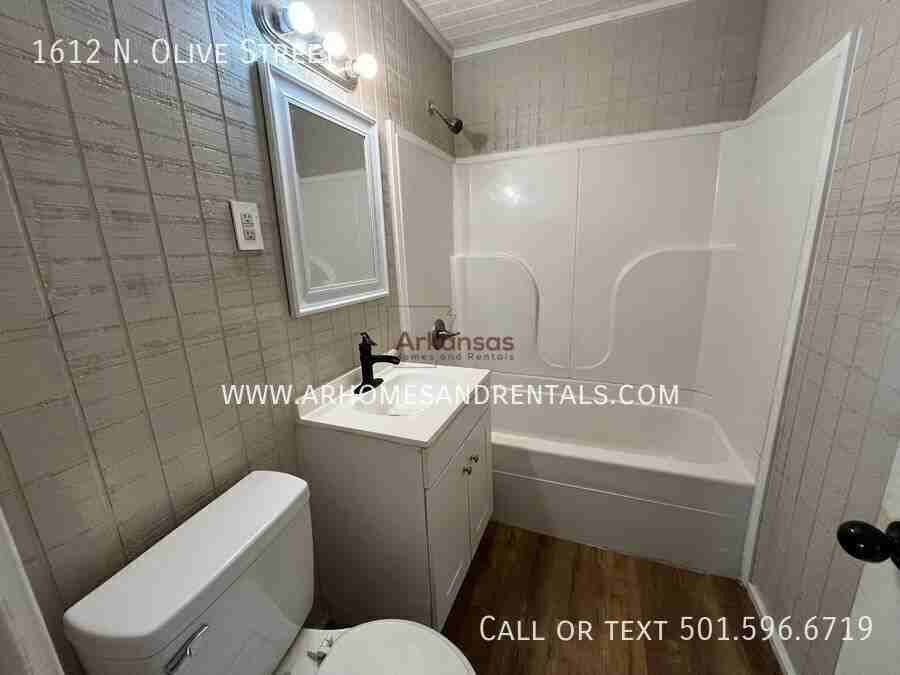 1612 N Olive St - Photo 7 of 12