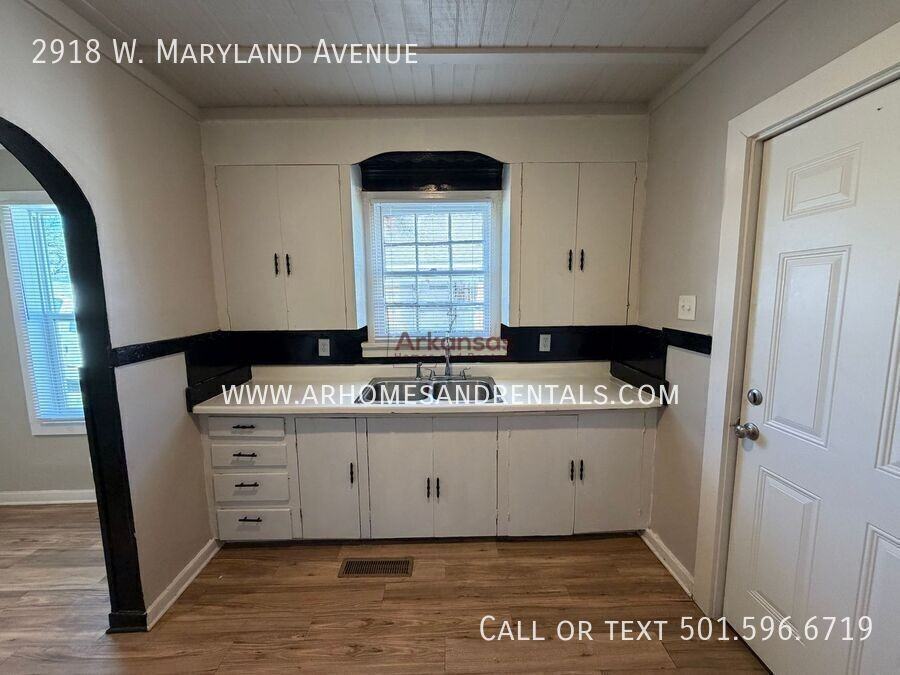 2918 Maryland Ave - Photo 4 of 9