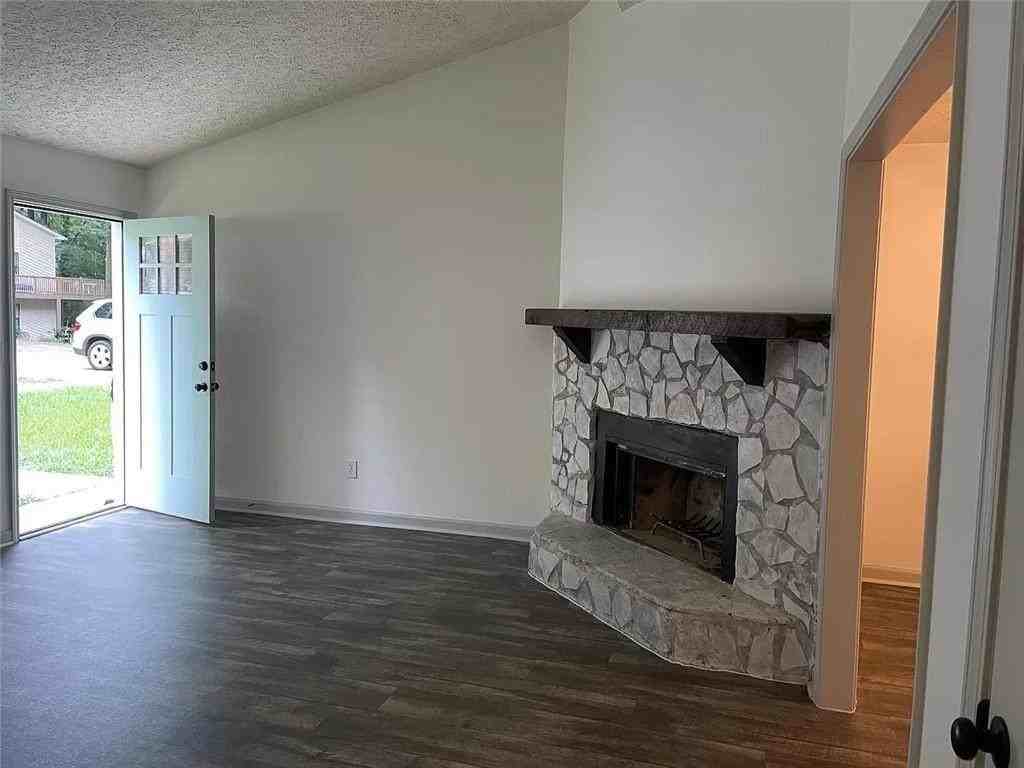 1131 Rappahannock Dr - Photo 3 of 18