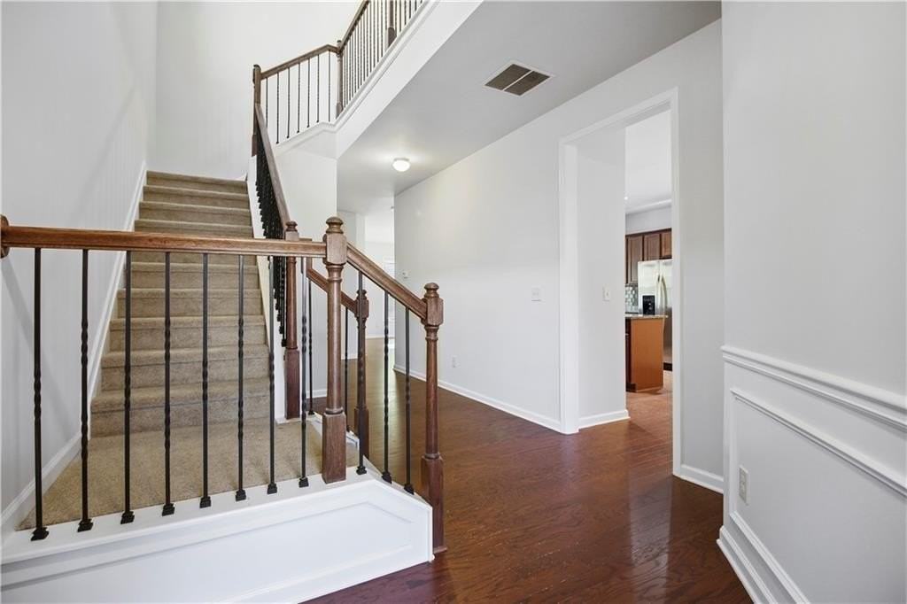 5090 Breezewood Cir - Photo 4 of 29