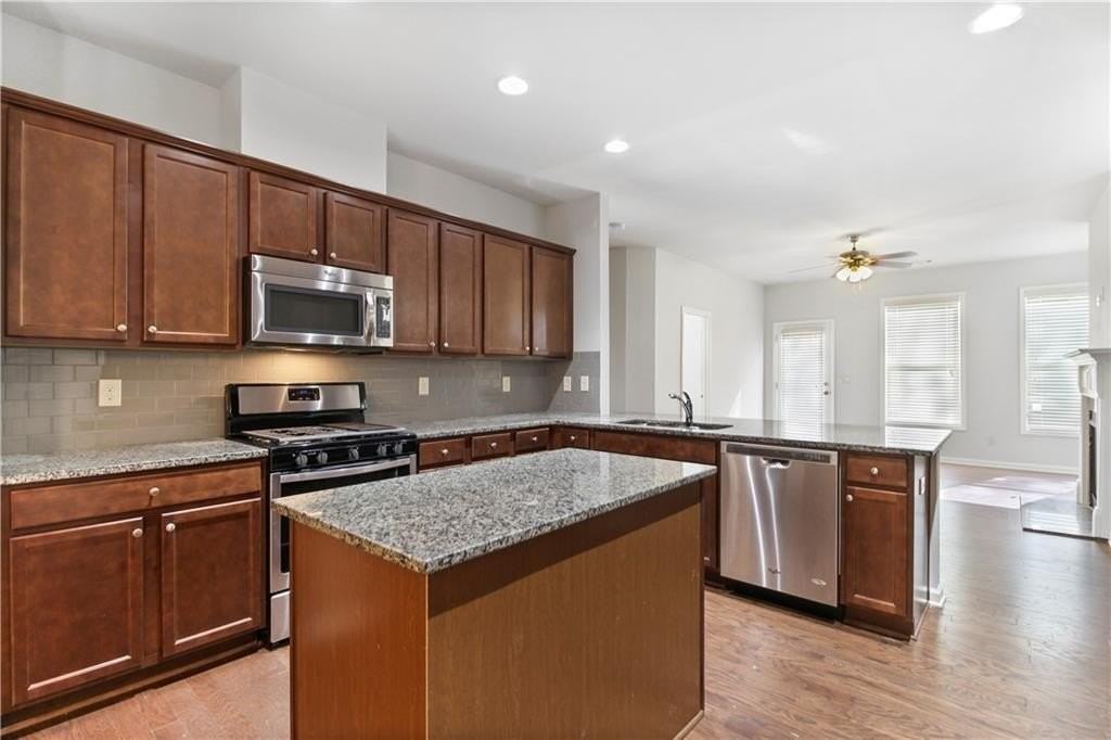 5090 Breezewood Cir - Photo 7 of 29