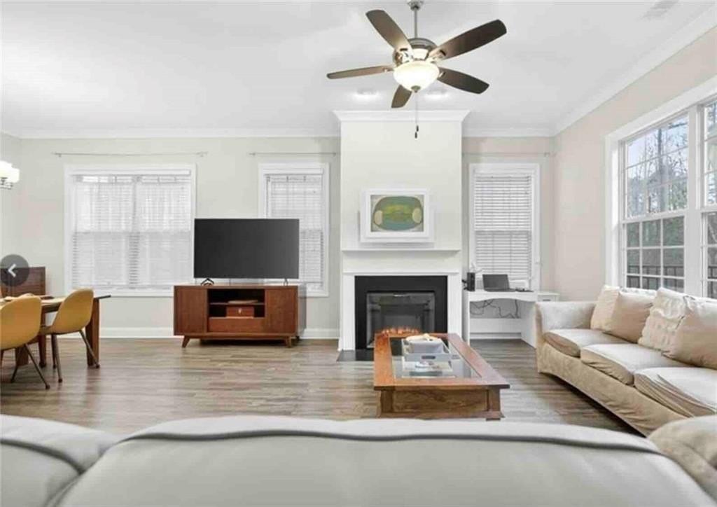 2407 Tenor Ln - Photo 6 of 20