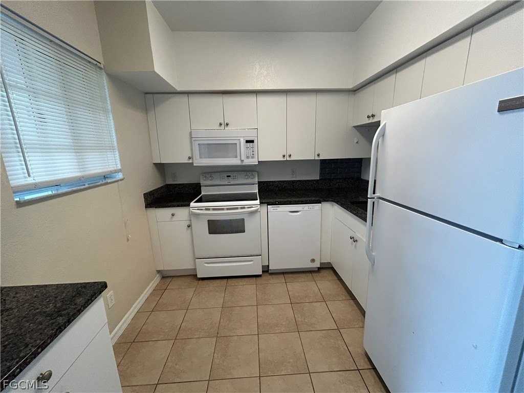 8342 Bernwood Cove Loop Apt 801 - Photo 3 of 16