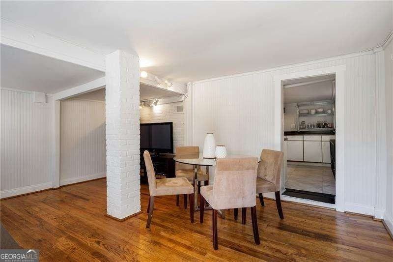 861 Charles Allen Dr Ne Apt D - Photo 3 of 10