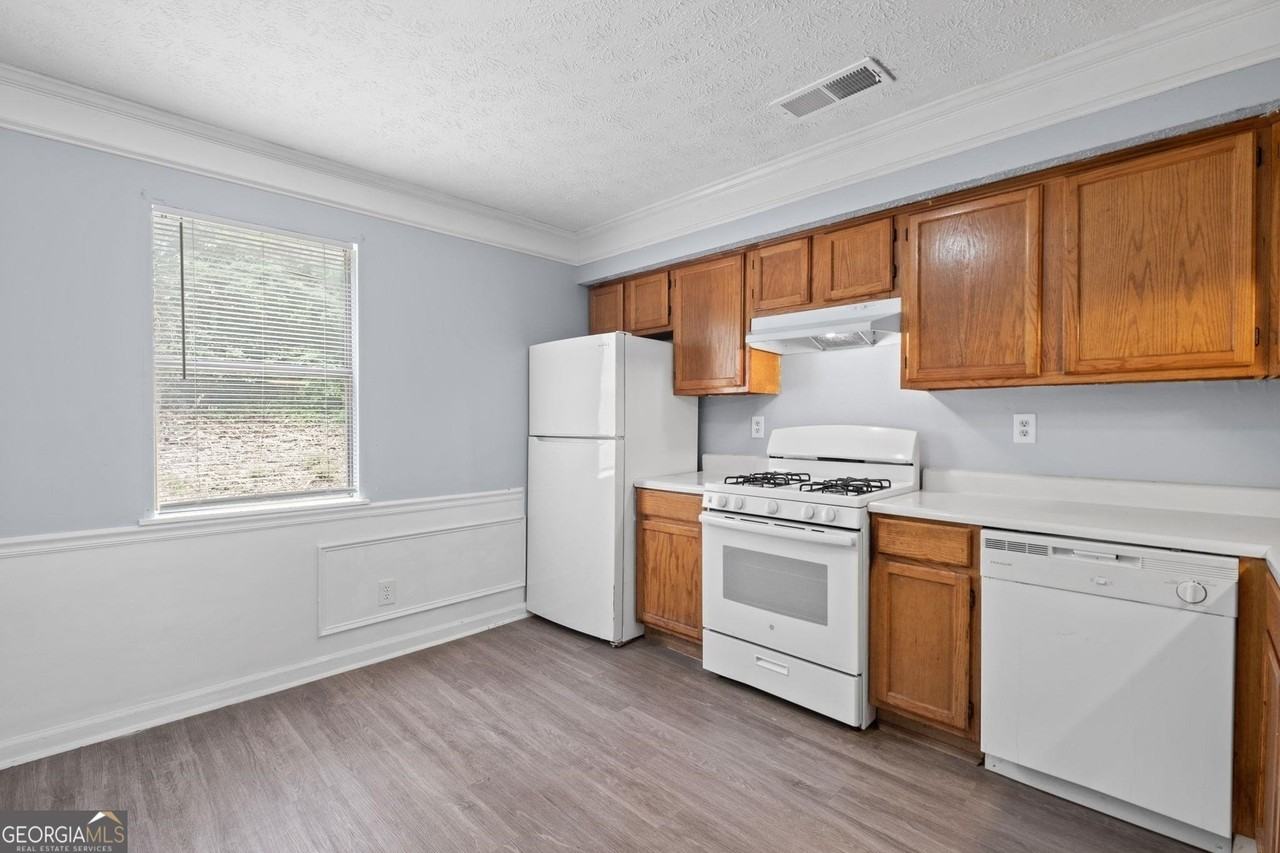 358 N 19th St Apt F - Photo 5 of 20