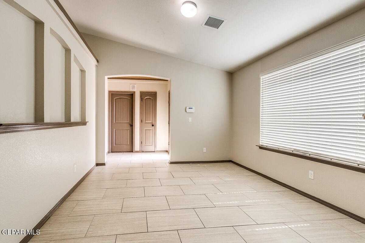 4901 Marcella Santillana - Photo 5 of 18