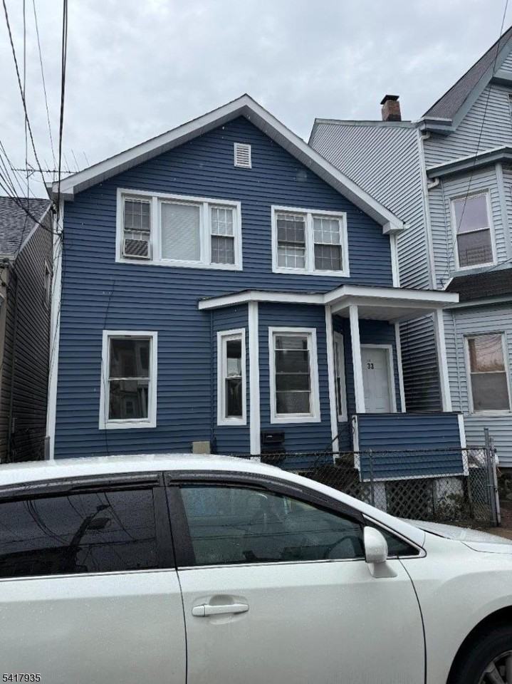 33 Ryerson Ave - Photo 2 of 2