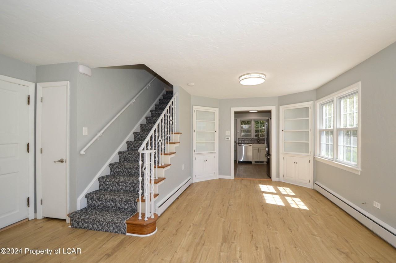 236 Machell Ave - Photo 6 of 29