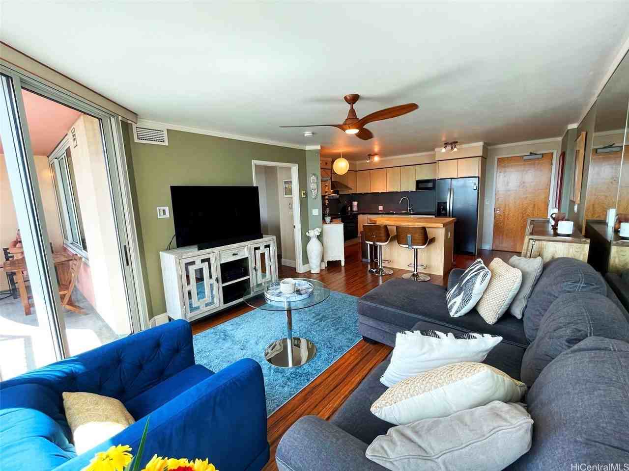 801 S King St Apt 3710 - Photo 6 of 23