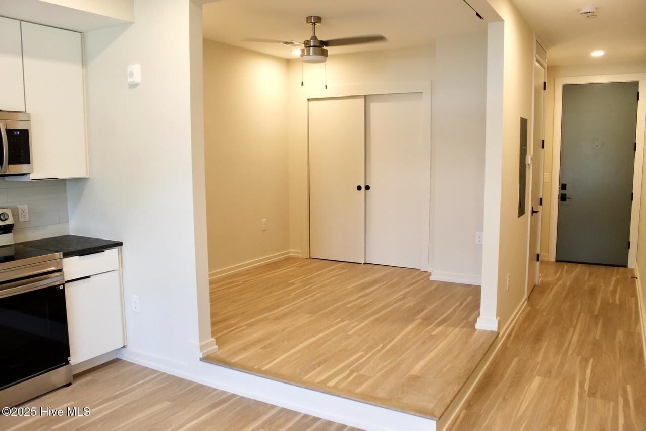1124 Castle St #303 - Photo 5 of 6