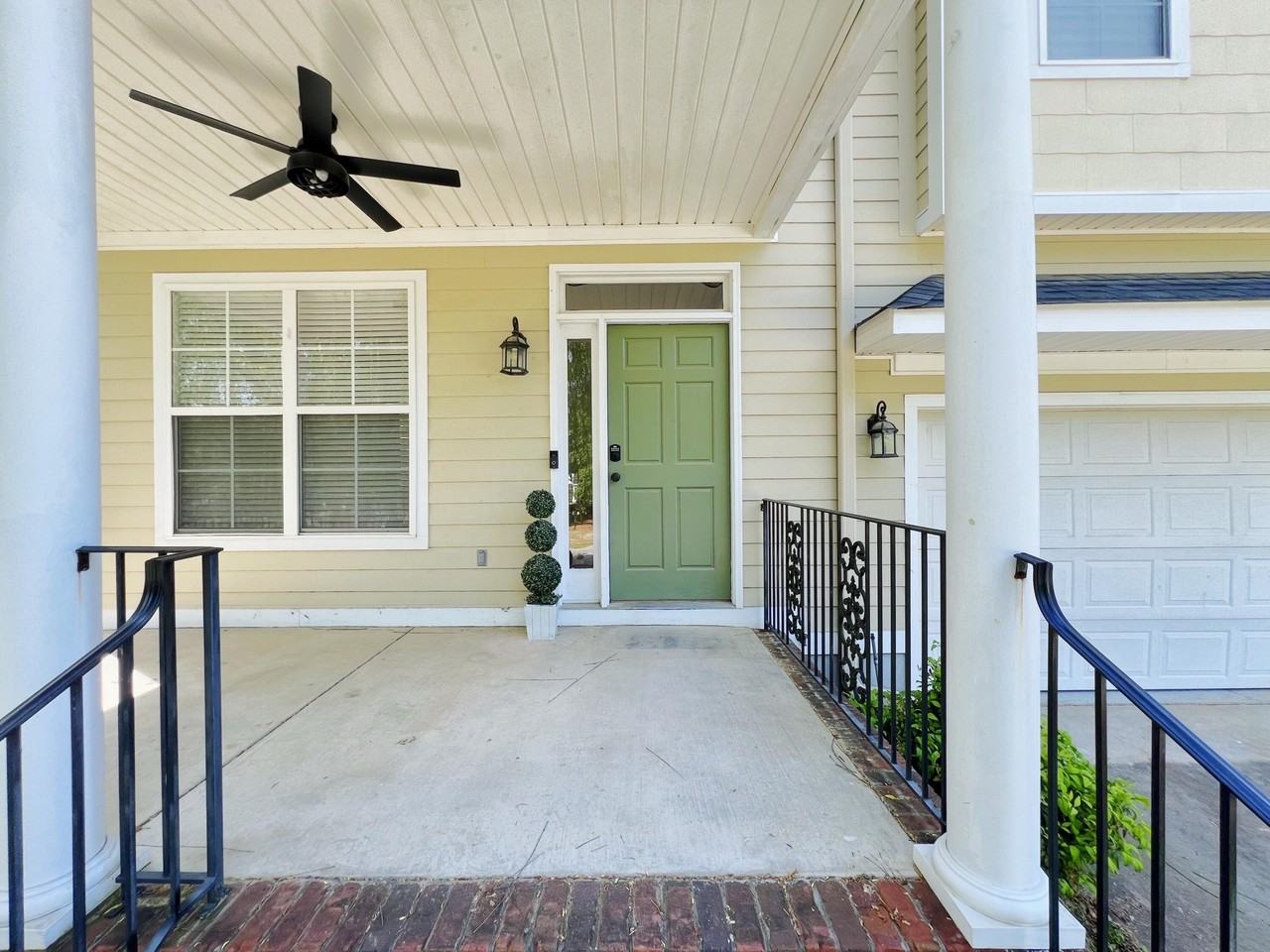 933 Mitchell Ln - Photo 2 of 30