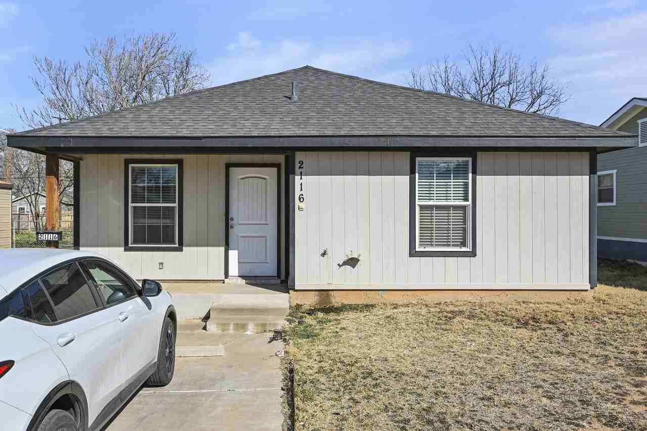 2116 24th St - Photo 2 of 13