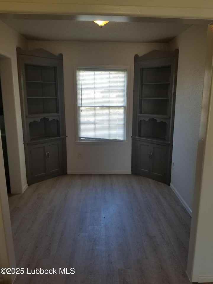 1912 45th St - Photo 3 of 7