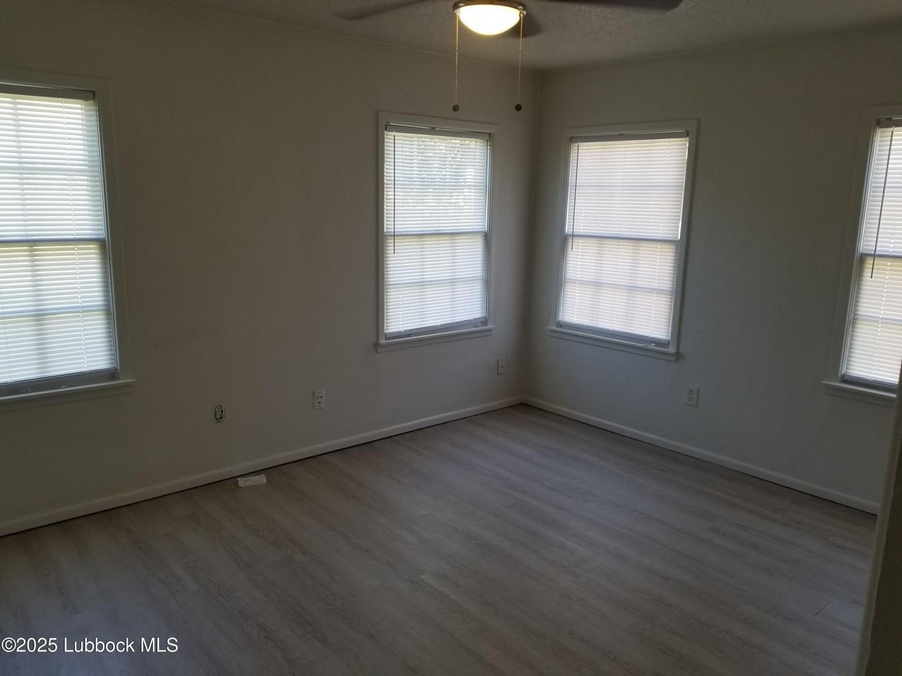 1912 45th St - Photo 7 of 7