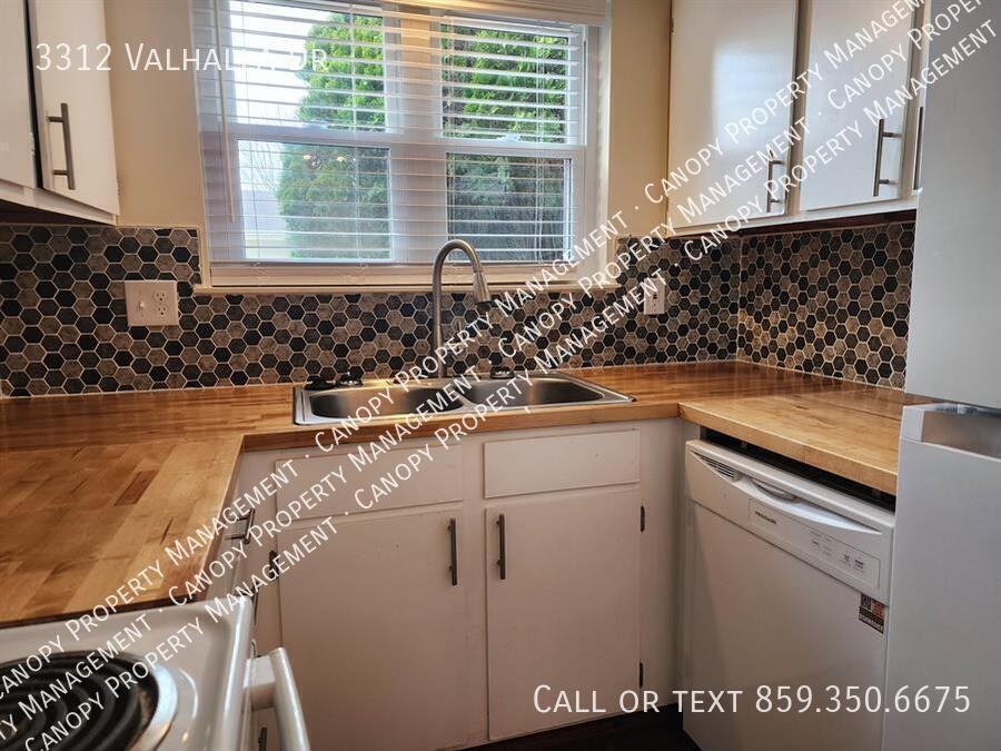 3312 Valhalla Dr - Photo 4 of 15