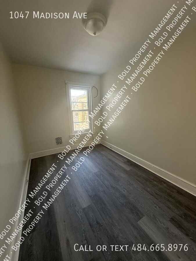 1047 Madison Ave - Photo 6 of 12