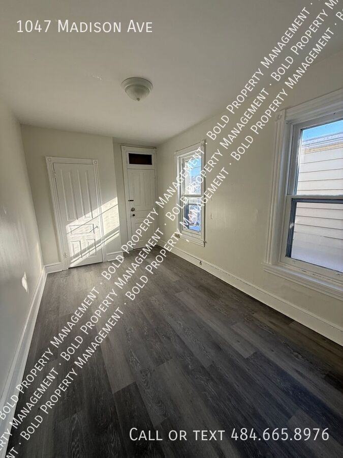 1047 Madison Ave - Photo 7 of 12