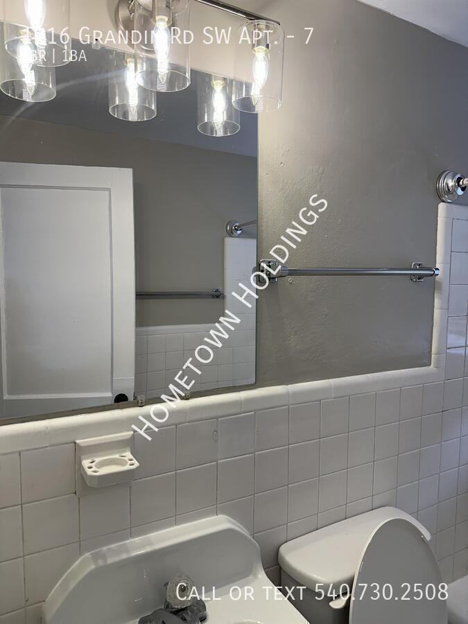 1716 Grandin Rd Sw #7 - Photo 7 of 8