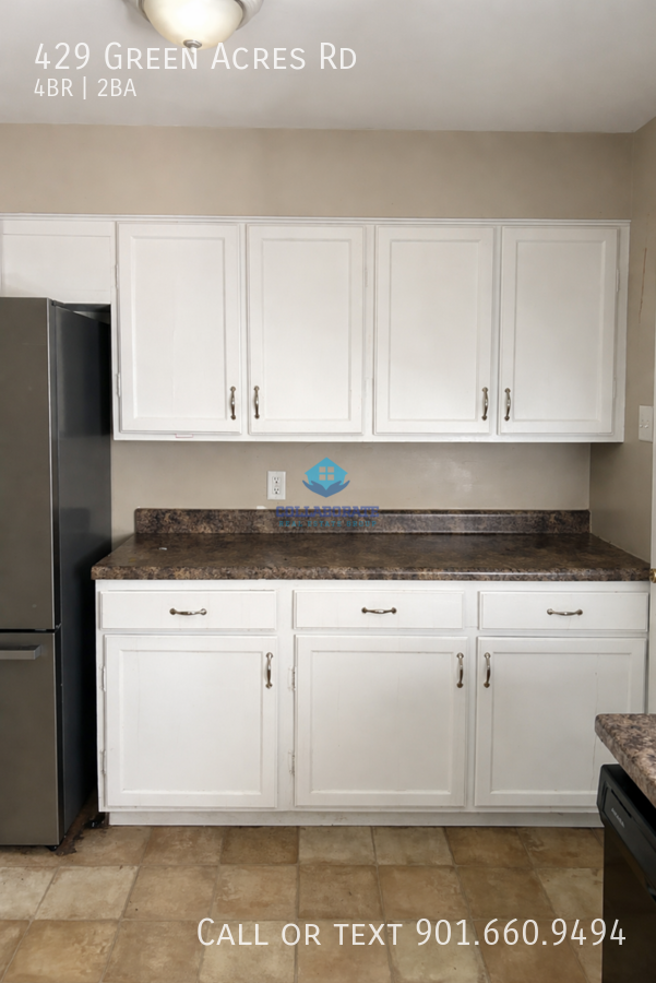 429 Green Acres Rd - Photo 3 of 13