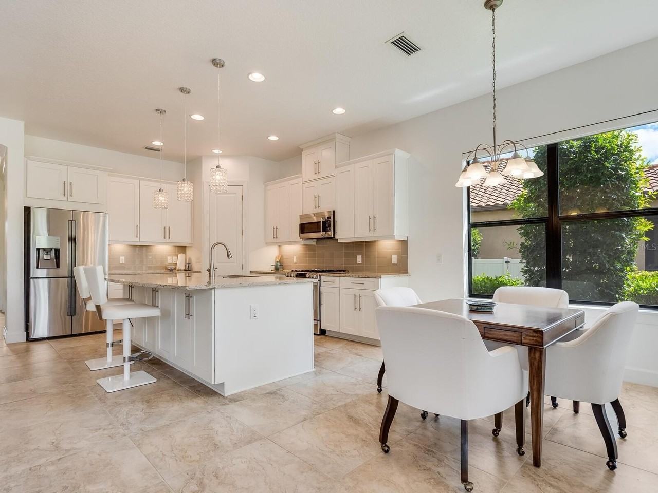 3929 Waypoint Ave - Photo 6 of 50