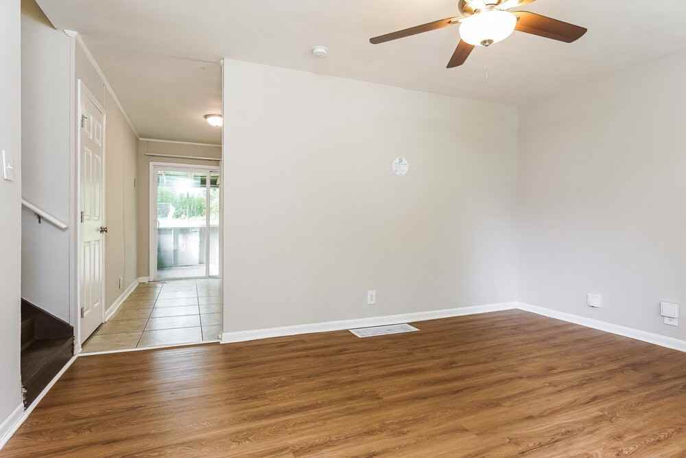 201 S Beechwood Dr - Photo 5 of 25