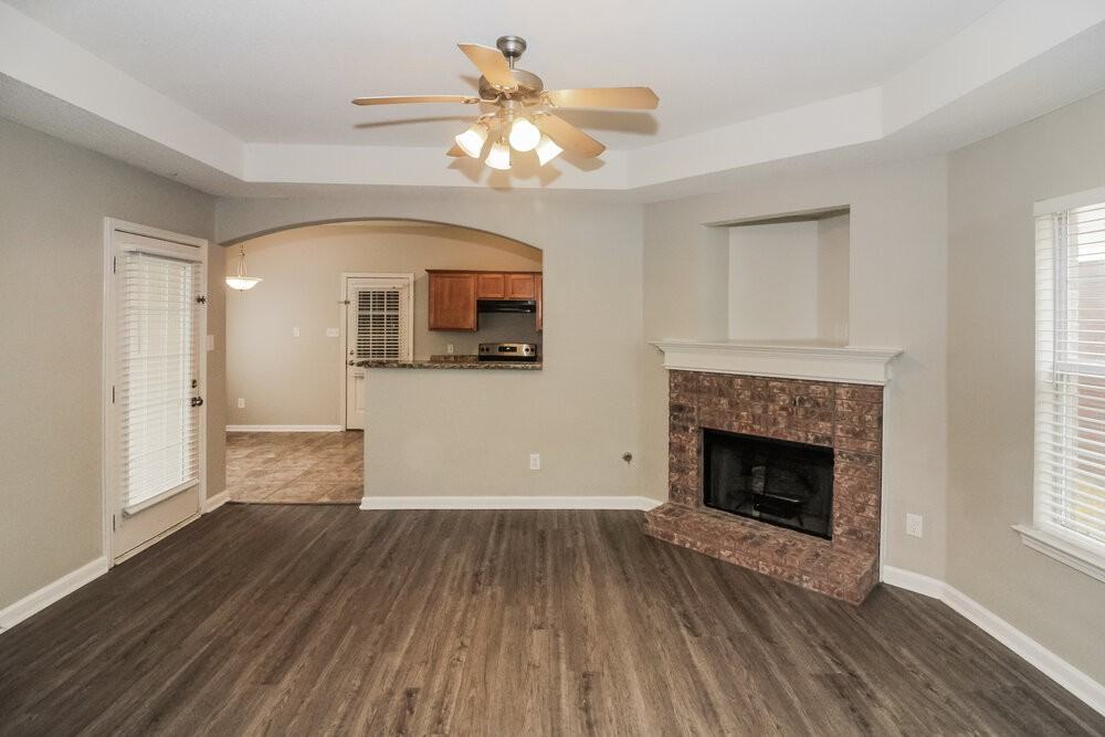 10093 Woodland Hills Dr - Photo 4 of 17