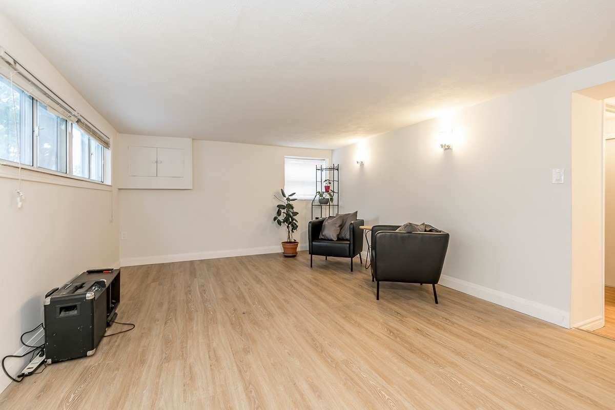 42 Millard Ave - Photo 2 of 8