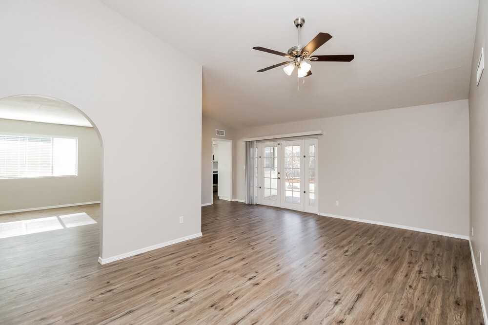 840 S 21st St - Photo 3 of 16