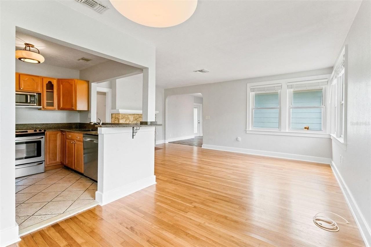 205 Garden Cir N - Photo 6 of 27