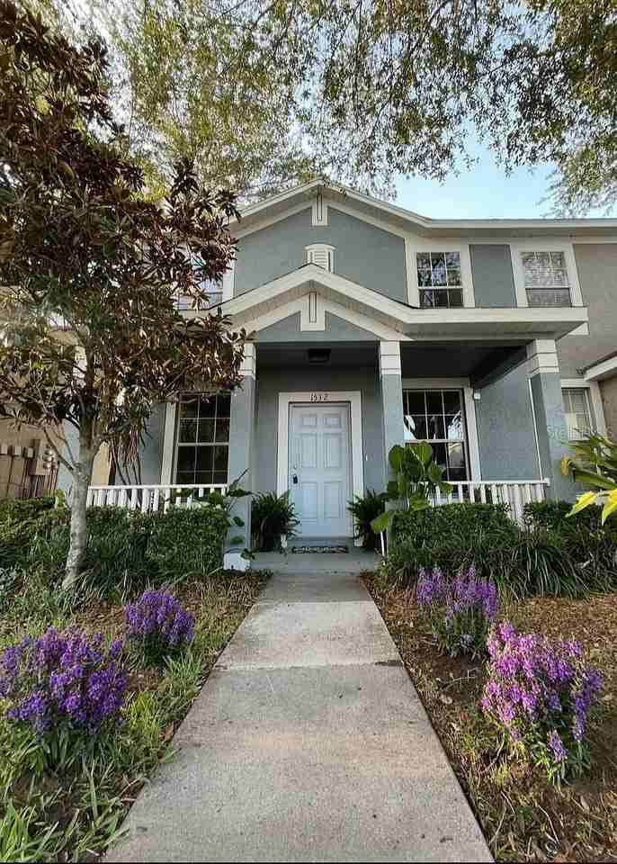 1532 Blue Magnolia Rd