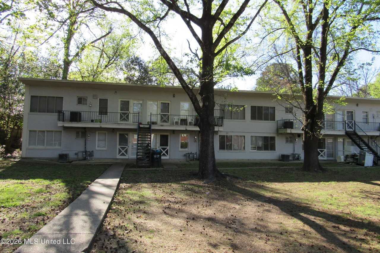 1043 Poplar Blvd Apt D2 - Photo 3 of 16