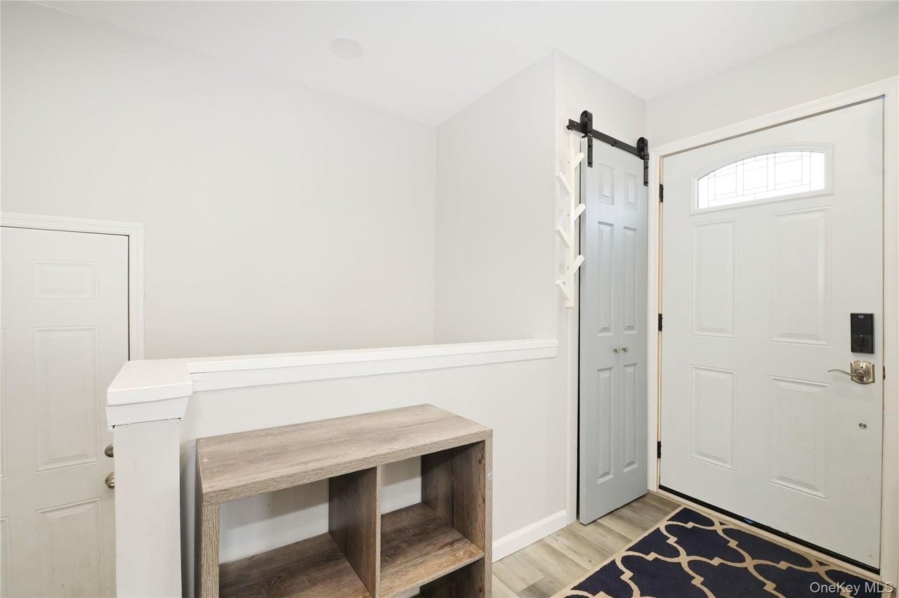 3485 Riverside Dr - Photo 4 of 30