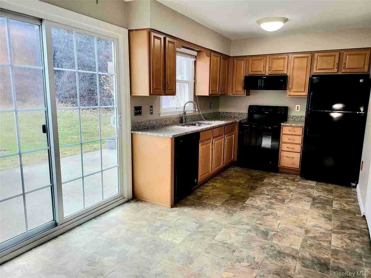 6 Maple Ave - Photo 5 of 23