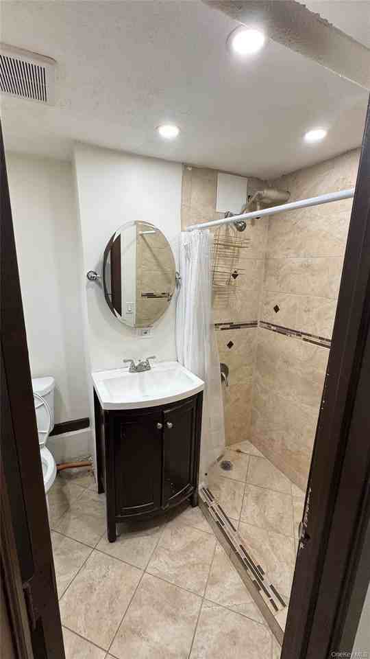 686 E 98th St - Photo 4 of 4