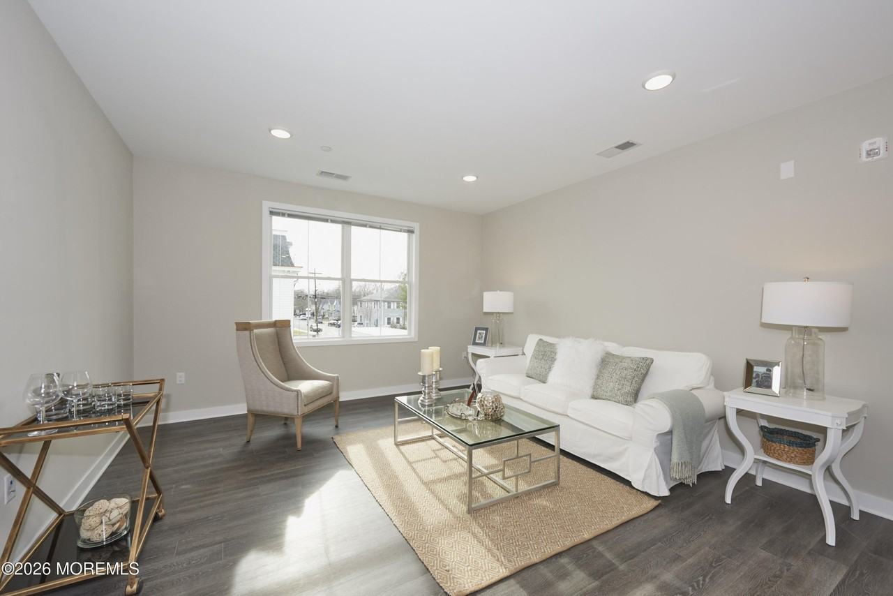 92 Drs James Parker Blvd Apt 406 - Photo 2 of 18