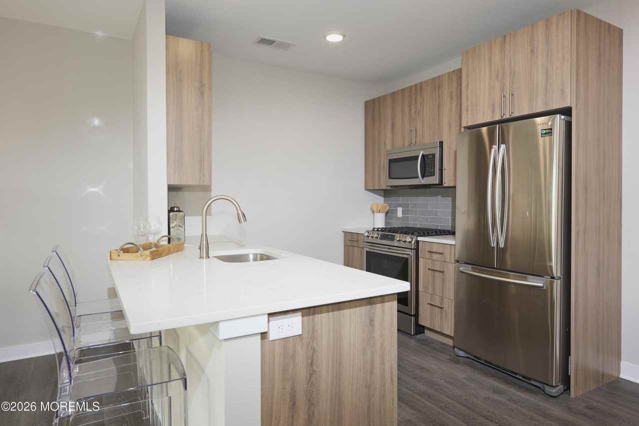 92 Drs James Parker Blvd Apt 406 - Photo 6 of 18