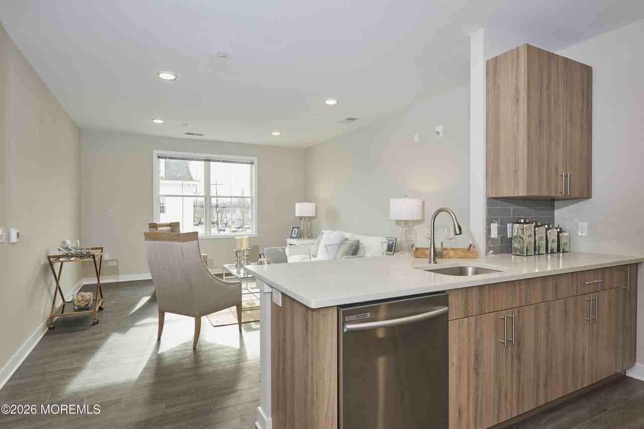 92 Drs James Parker Blvd Apt 406 - Photo 7 of 18