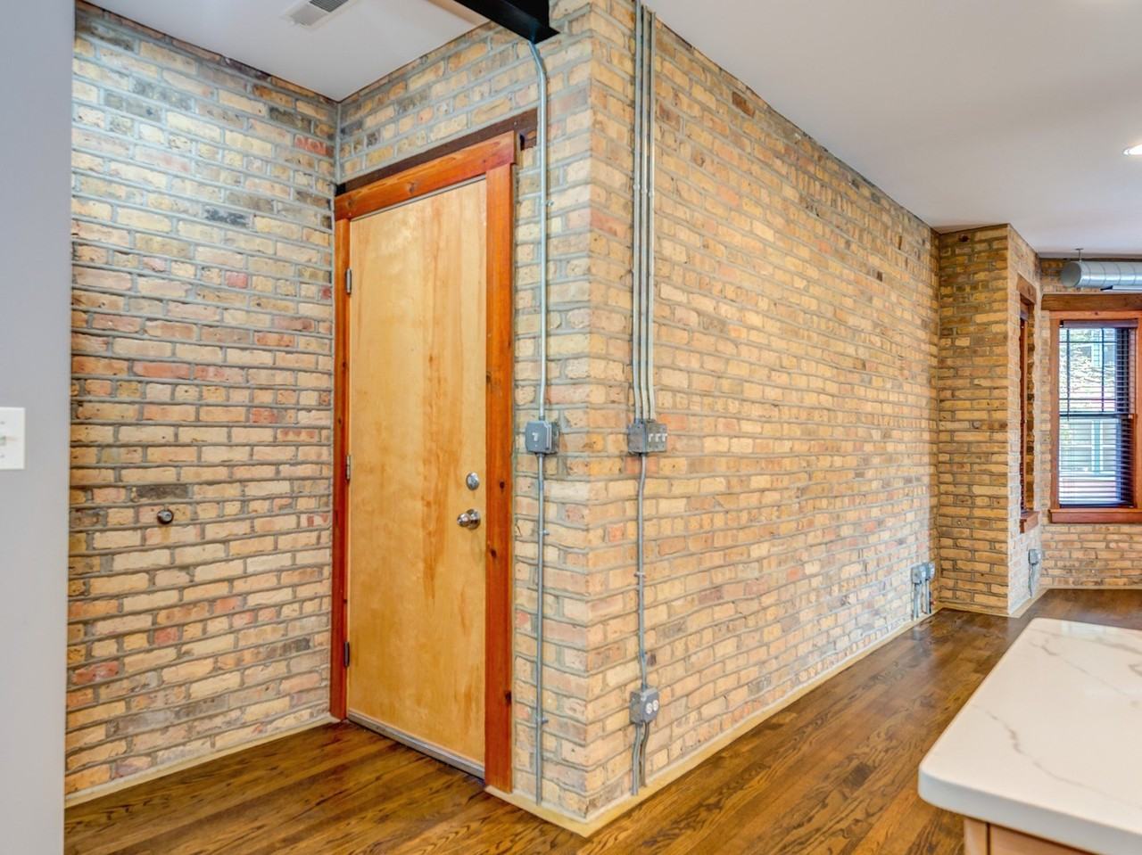 7020 N Paulina St Apt 1 - Photo 3 of 24