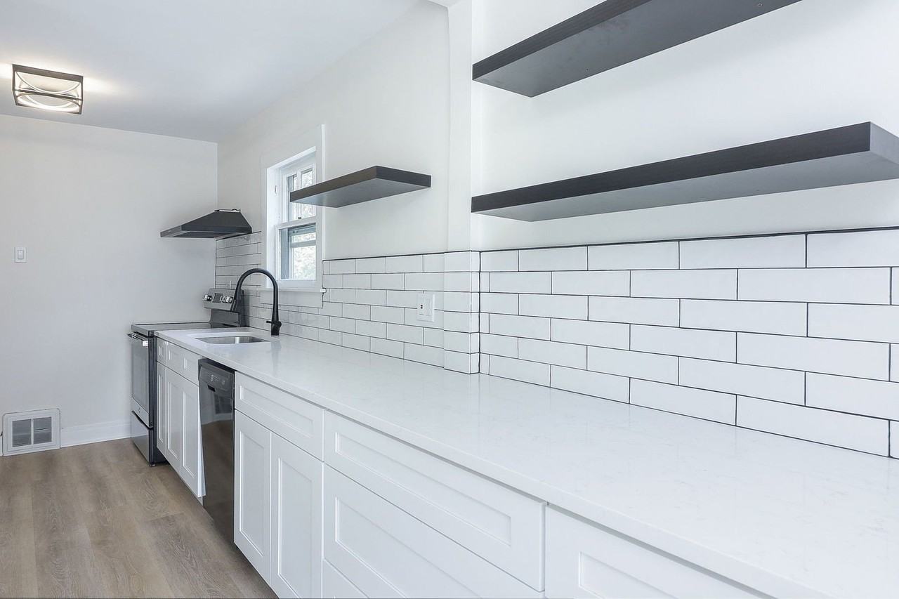 15W355 E Harvard St - Photo 6 of 18