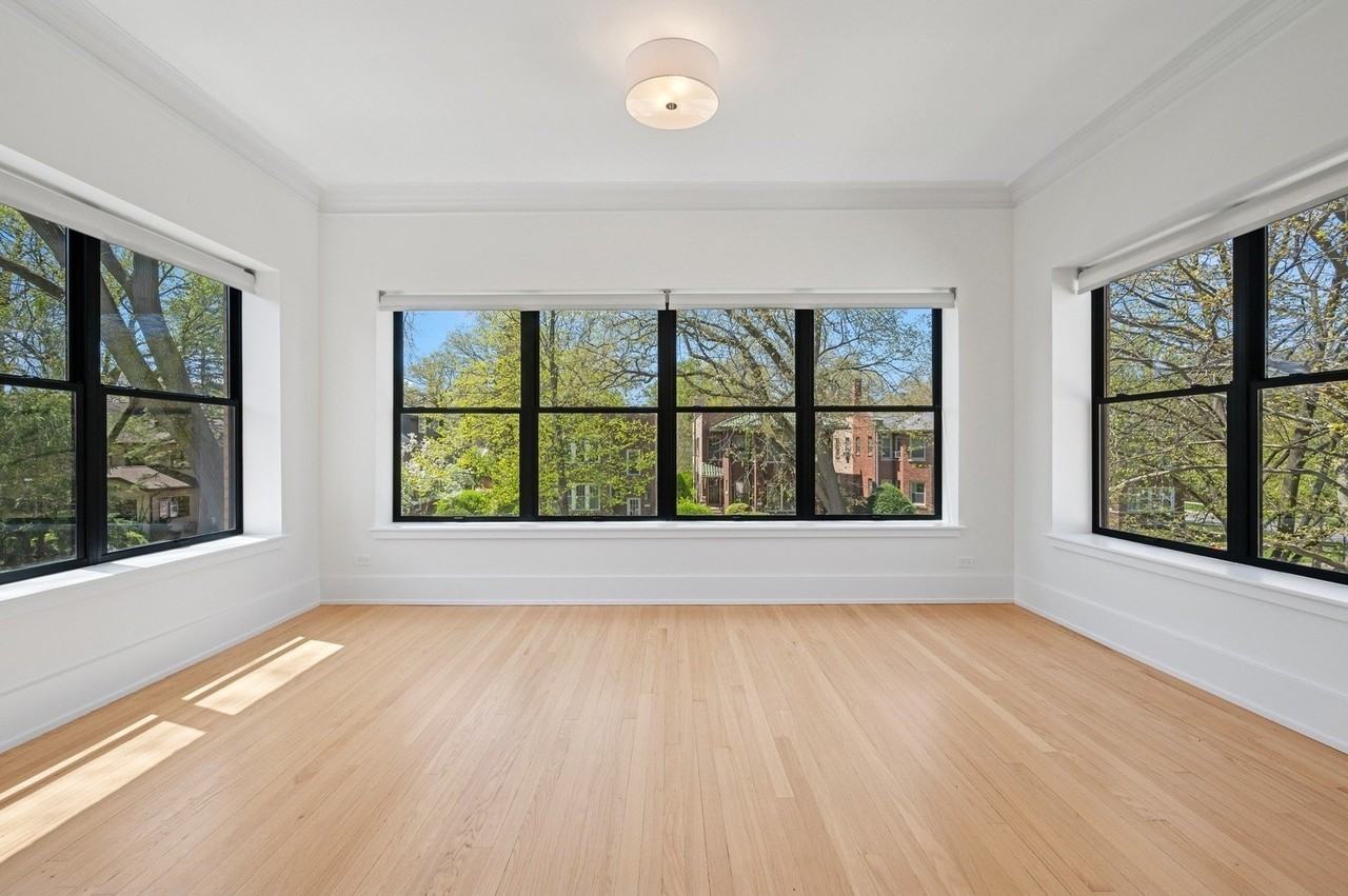 2755 Eastwood Ave Apt 2 - Photo 2 of 18