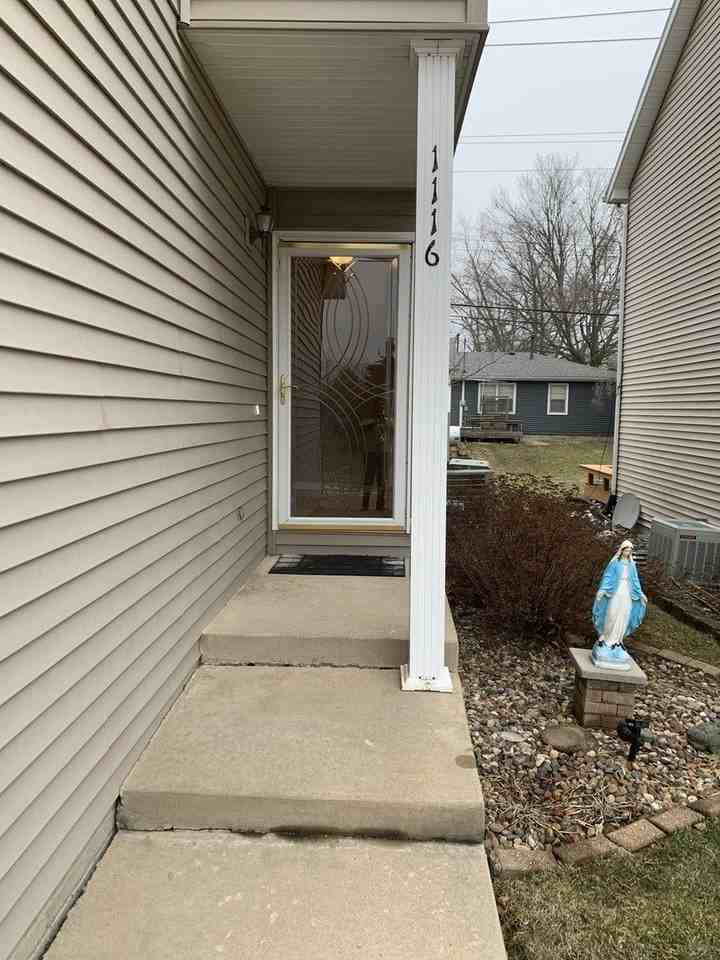 1116 Doral Dr - Photo 2 of 32