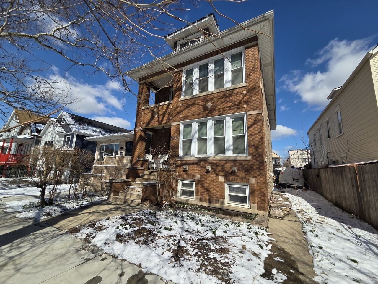 5434 W Drummond Pl Unit 2