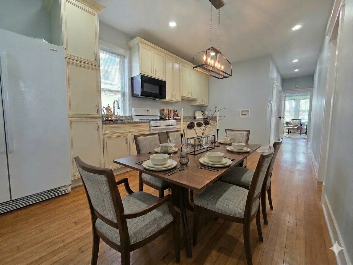 5434 W Drummond Pl Unit 2 - Photo 5 of 14