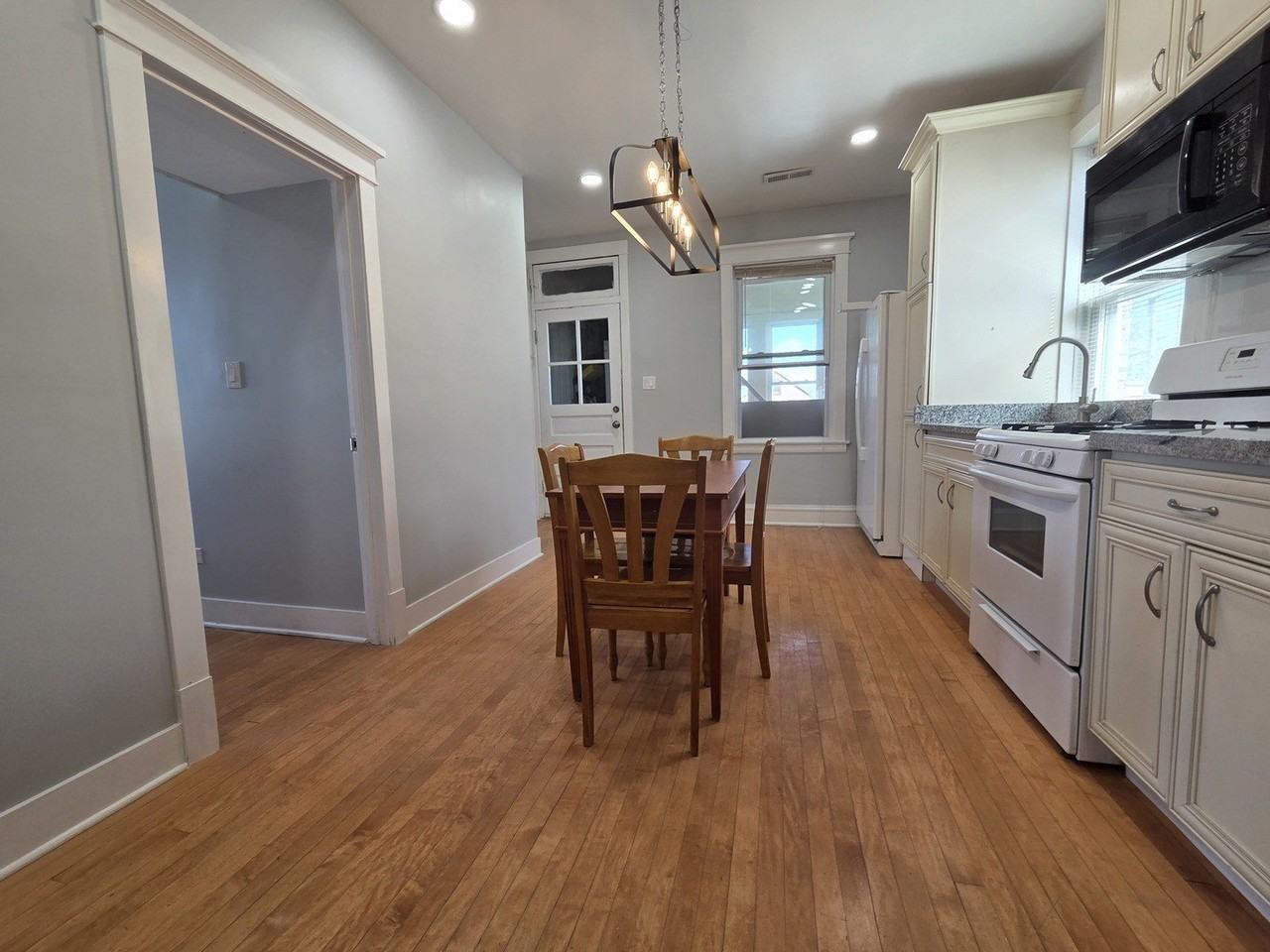 5434 W Drummond Pl Unit 2 - Photo 7 of 14