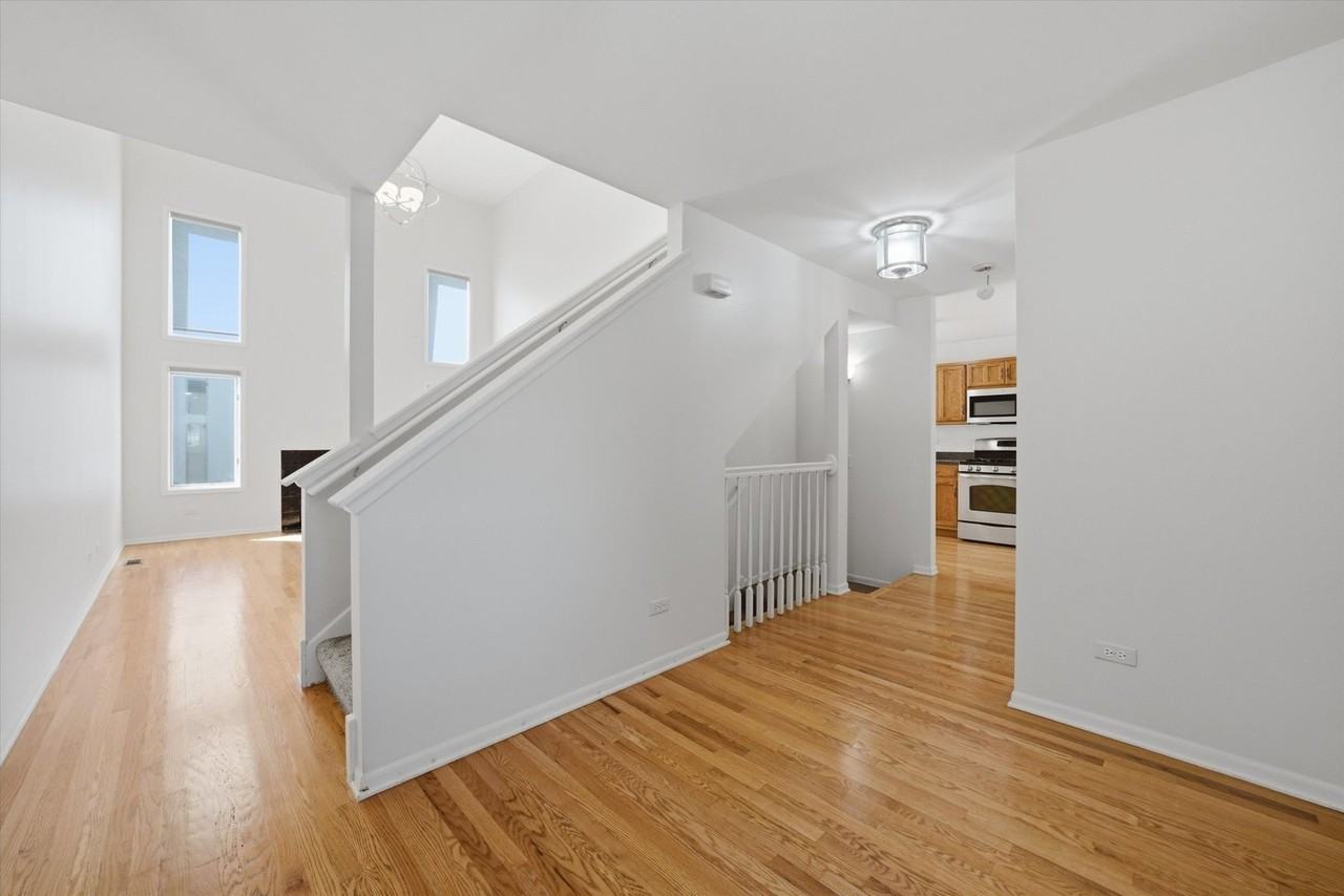 8261 Pecan Pl - Photo 3 of 36