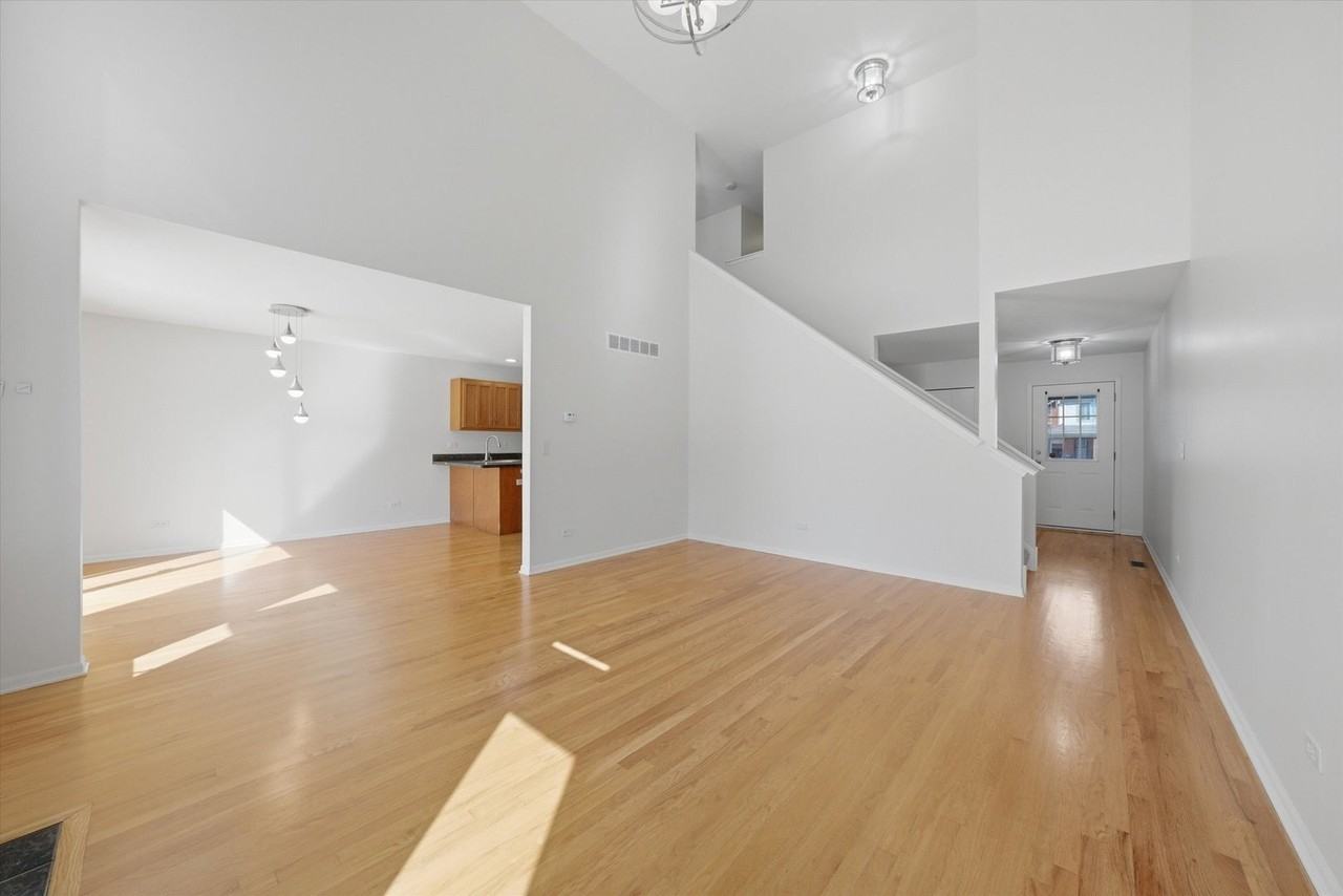 8261 Pecan Pl - Photo 4 of 36